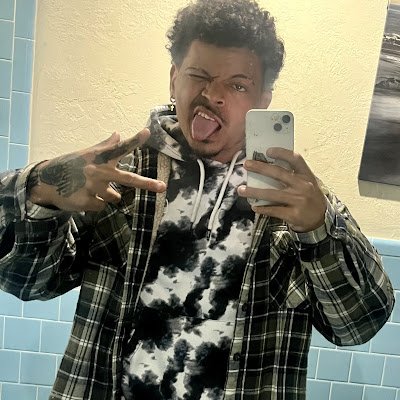 DjDj03668297's profile picture. 