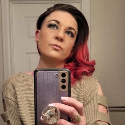 Gamer girl/mom, basically a bot, I stream on Twitch (SweetArt_) and YouTube (SweetArtTTV). Come say hey!