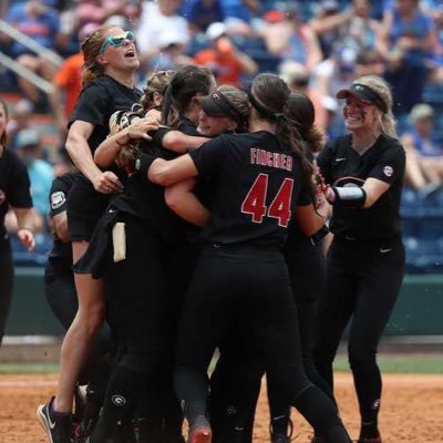 NCAA D1 Softball fan. Travel ball misser and aspiring coach. Account for opinions, conversations, and random musings about all things Softball.