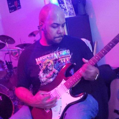 Writer, musician, dry wit, founder/guitarist for Jenny Hates Techno, Podcaster https://t.co/miNXsvc6oK