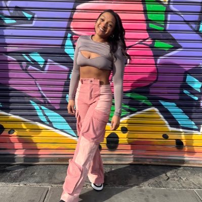 nellbuttaaa's profile picture. a whole mother