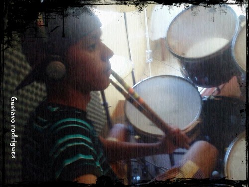 gosto de conhecer pessoas novas, gosto d musica, toco instrumentos musicais, sou muito legal, meu msn é gustavobateradwperal@hotmail.com