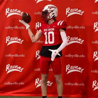 @Red_Raven_FB Wr// 6’2 183