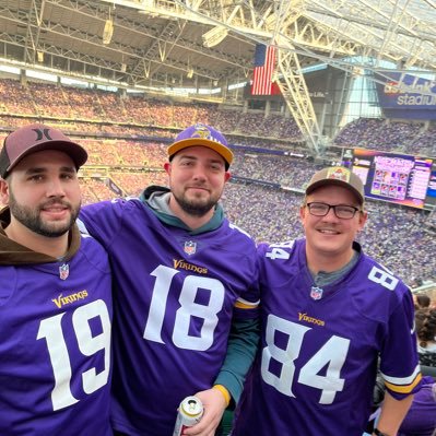 JPetes29's profile picture. Mad at the sun for coming up again. 0-4 against gravity lifetime. @HanleyHuskies taxi squad. 🇨🇦