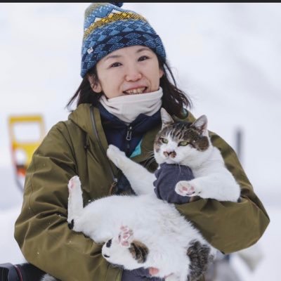 猫の写真を撮っています。 ⭐️インスタ: https://t.co/pFCpus6b6U ⭐️新刊『みんなケンジでご機嫌だべや』9月発売予定⭐️写真集「みんなケンジを好きになる」「北に生きる猫」河出書房新社より発売中 ⭐️お仕事の依頼は korokoro323@gmail.com