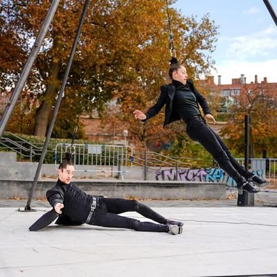 atempocirc1's profile picture. Existe una poesía a para los sentidos como existe otra para el lenguaje.