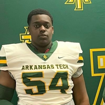 Arkansas Tech🏈 6’3 265 3.7 GPA rachoncrutchfield@gmail.com