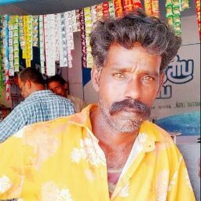 r_shanmukam's profile picture. 