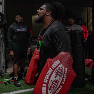 DPT ~ OL Specialist Trainer ~ Elite OL ~ Nola⚜️ #GorillasOnly 🦍Instagram: CoachSmokeyyy