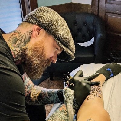 Tattooer. Former college art faculty and Tooth&Nail recording artist.