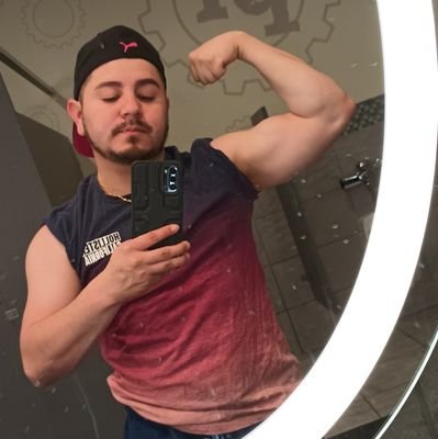 HerbalGeorge's profile picture. 30, Aquarius♒️ Health Coach,Entrepreneur 👻snap:georgegaray