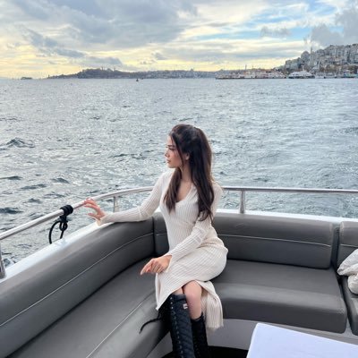 lizzytrazzy's profile picture. 