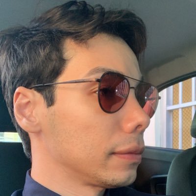 Entrei pelo pornô caseiro (mas agora é td pago).
Em busca de ser Defensor Público mas queria ter reencarnado como Miss Universo ou ser um ex BBB famoso :-)