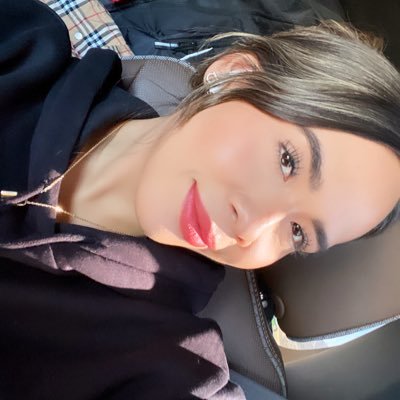 andrea60738134's profile picture. 24 || Dios dirige mis pasos || Licenciada en Derecho