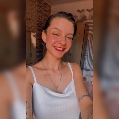 Iris_Matss's profile picture. perdi a conta antiga e fui obrigada a criar outra 👌