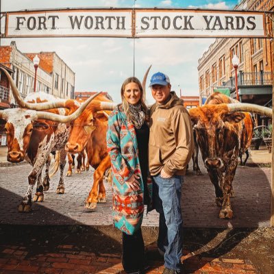 Farmers daughter. AGvocate. University of Illinois Alum. Olson Show Cattle. Channel DSM. Views are my own.