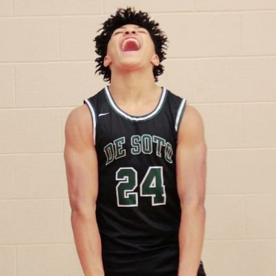 God First--
De Soto HS 2024 Student Athlete 3.7 GPA 5'10 163lbs CG Basketball•Track•Unified Bowling•AAU KC Spurs
