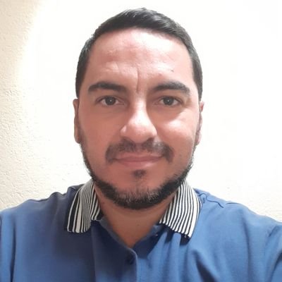 ¡Un orgulloso chapín más en este mundo y más orgulloso papá!  Ingeniero Químico Industrial, M.A. Gestión Pública. NY Yankees. Real Madrid.