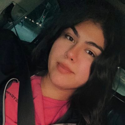 gabyvela8's profile picture. livin