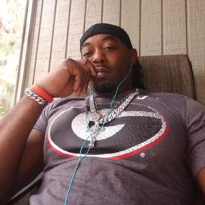 50 year old single black male! I'm 195 pounds, I'm 6'1 feet tall! I'm athletic built! I stay in Georgia!Go Dawgs!!! That's right! National Campions!💪♥️🏈😀👍✌️