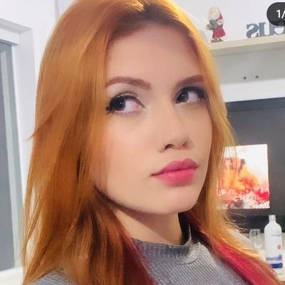 anneee_carolyne's profile picture. 