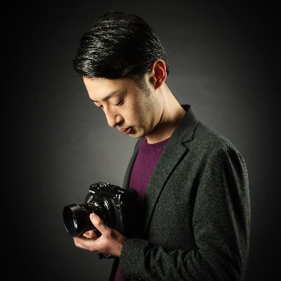 京都住みのスタジオカメラマンです。スタジオ日々喜株式会社代表。ポートレート、スナップ、物撮りと幅広くやります。たまにドラマー。撮影依頼はDMから。