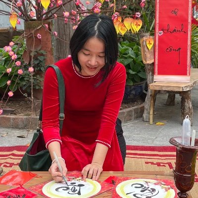 Mai. 26. English & Vietnamese teacher (8.5 IELTS, TESOL certified). 🇺🇸 graduated. I post about interesting life in Vietnam from a local POV.