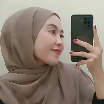Husnudzan✨
Instagram : wenywilyanti