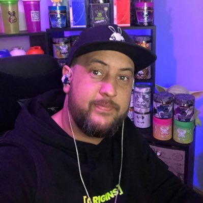 A simple twitter account for Me! Twitch Affiliate (mrsh33p) https://t.co/viLKbM1d6g