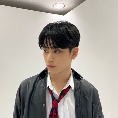 uculur's profile picture. 