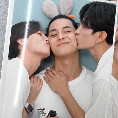 shufflewtfr's profile picture. 22 | mnl