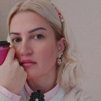 pinaraskin35's profile picture. 