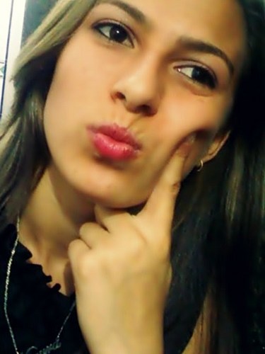 Vascaina, 16 aninhos, loirinha, apaixonada por Deus... Quer saber +? Segue ae!