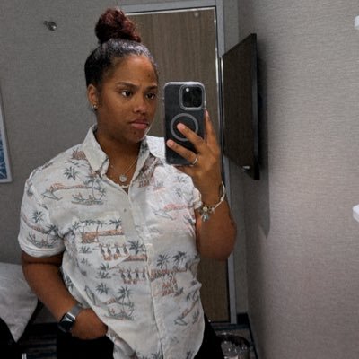 melvncholymvmi's profile picture. artist. empath. fanfic writer extraordinaire. mermaid. whore for sad poetry. pisces sun / virgo moon / leo rising.