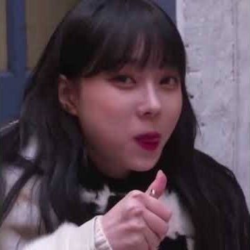 maybenotharu's profile picture. 위클리💙