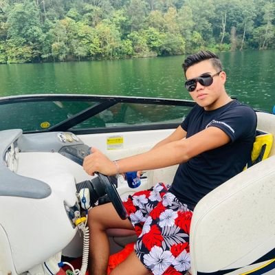 cris_alexis27's profile picture. 