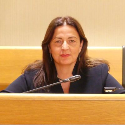 Abogada.Lucho por los derechos de las personas.Creo en la Justicia y aspiro a un mundo más justo.