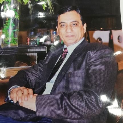 tahirlz's profile picture. تاریخ ڈھونڈے گی اگر ثانیء محمد،                     ثانی تو بڑی چیز ہے سایہ نہ ملے  گا