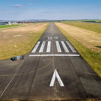 Přistávají na mně letadla✈️