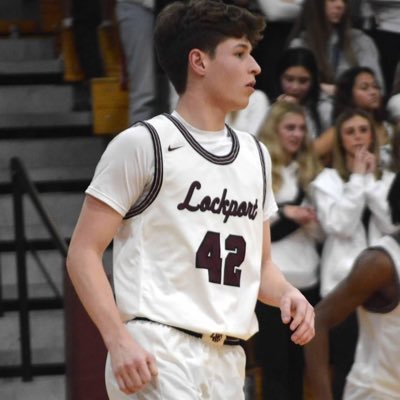 Lockport Basketball | 6’3 | 185 lbs | Forward | 2023 | 3.5 GPA | cschoolcraft42@gmail.com | 815-931-1487