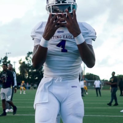 (QB) |class of 2023|209|6’2 | GPA:3.5| 01/21🎉|.Keddrick1985@gmail.com|. #4