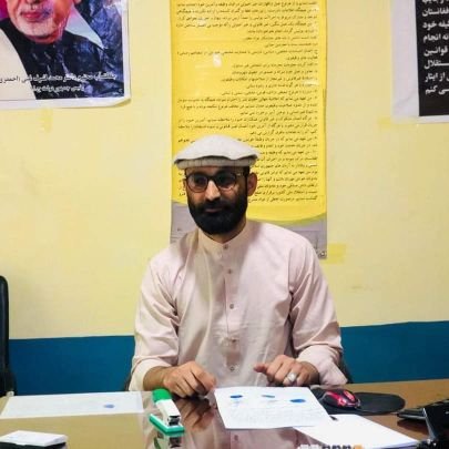 خشت اول چون نهد معمار کج تا سریا میرود دیوار کج
اهل افغانستانم