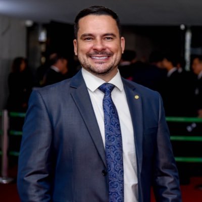 • Deputado Federal reeleito - PL/AM • Cristão | Conservador • Policial Militar do Amazonas • Pai de 👸🏻🤴🏻👸🏻 • Eleito melhor parlamentar do AM 2019 - 2022