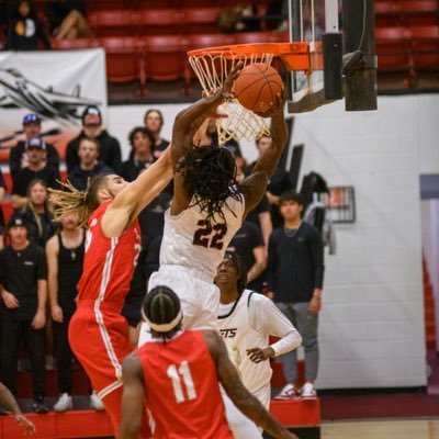 6’7 forward Ig: @keivonnnn NOC ENID MBB