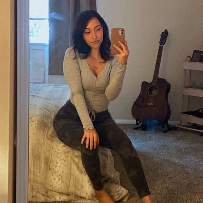 aribalestra's profile picture. a little context if you care to listen