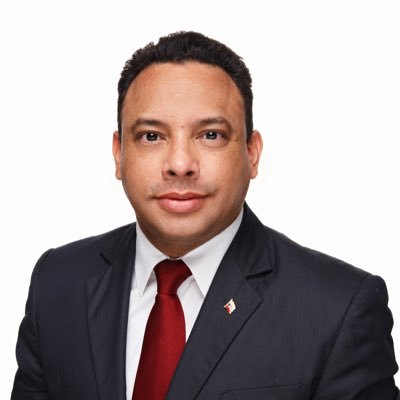 hoglysm's profile picture. Comprometido con la Patria de Bolívar. Politólogo, profesor y diplomático petrolero.