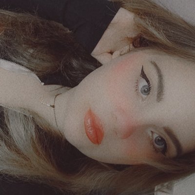 Maeva, 21y.o 🙋 french girl in medecine cursus ! 🤓 i love drawing, manga, my dog and others things like that ! 🤷