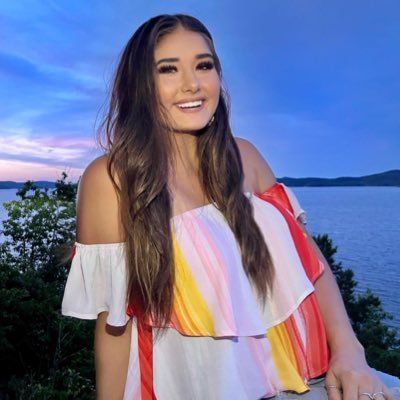 savannamorgan_'s profile picture. | April 15, 2017 🖤 // Apache Belle Gold //