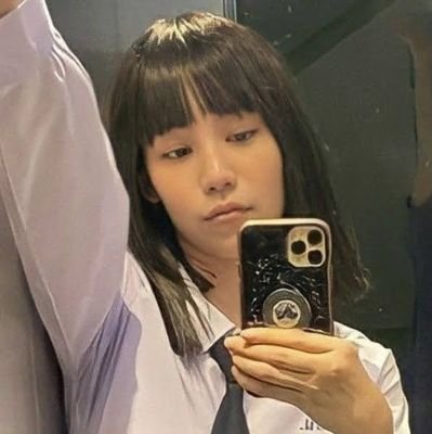 roanqke's profile picture. you've got me nervous to speeeaak