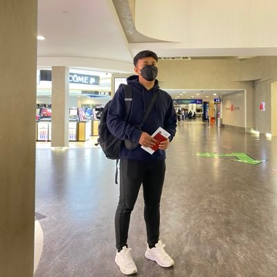 izztnzr's profile picture. 